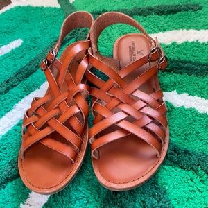 American Eagle women’s 8 weaved sandals